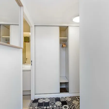 Studio For 2 People Ideal For Holidays * ヴァンセンヌ