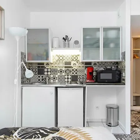 Studio For 2 People Ideal For Holidays アパート ヴァンセンヌ